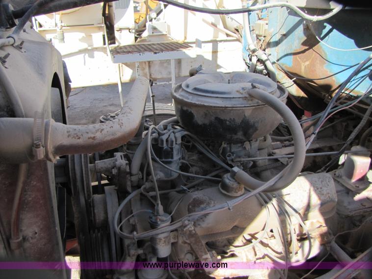 image for item B2123 1973 Ford F800 semi truck