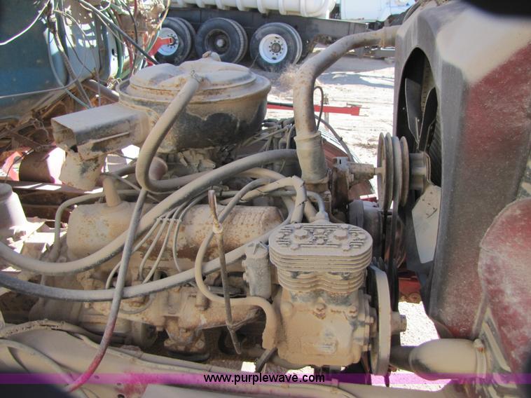 image for item B2123 1973 Ford F800 semi truck