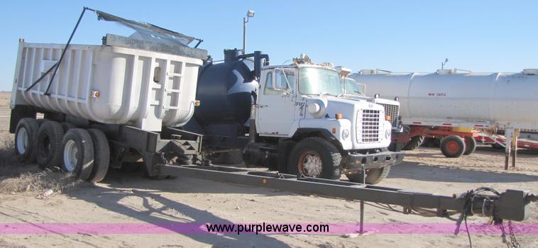 image for item B2126 1979 Fruehauf 14' dump pup trailer