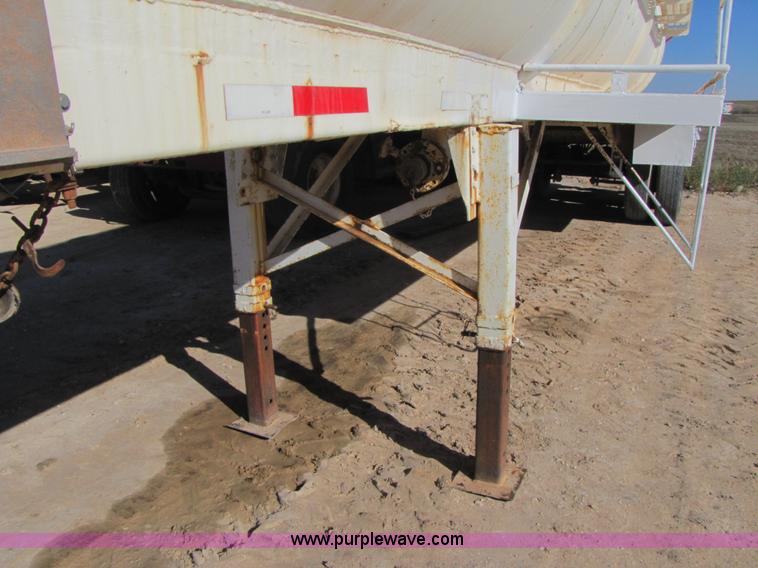 image for item B2127 2003 150 barrel vacuum 40' trailer