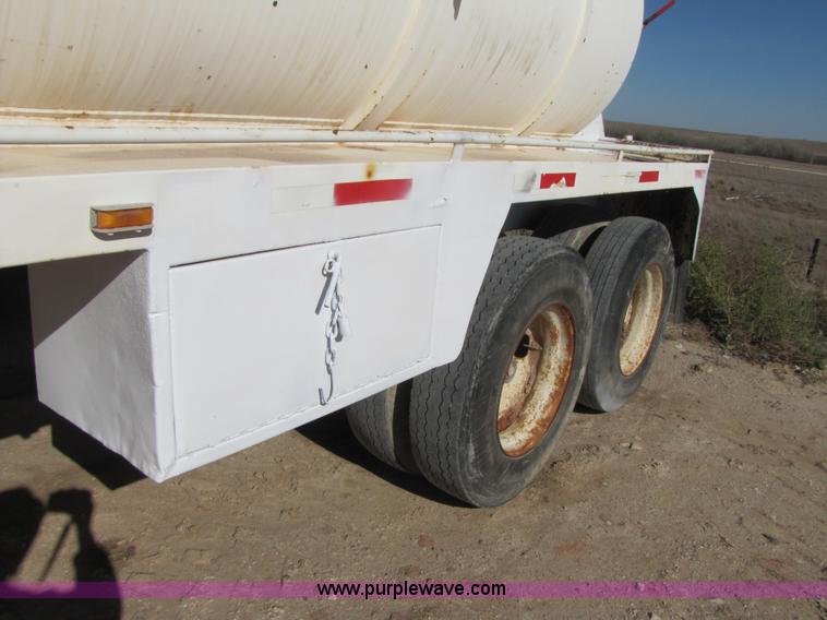 image for item B2127 2003 150 barrel vacuum 40' trailer
