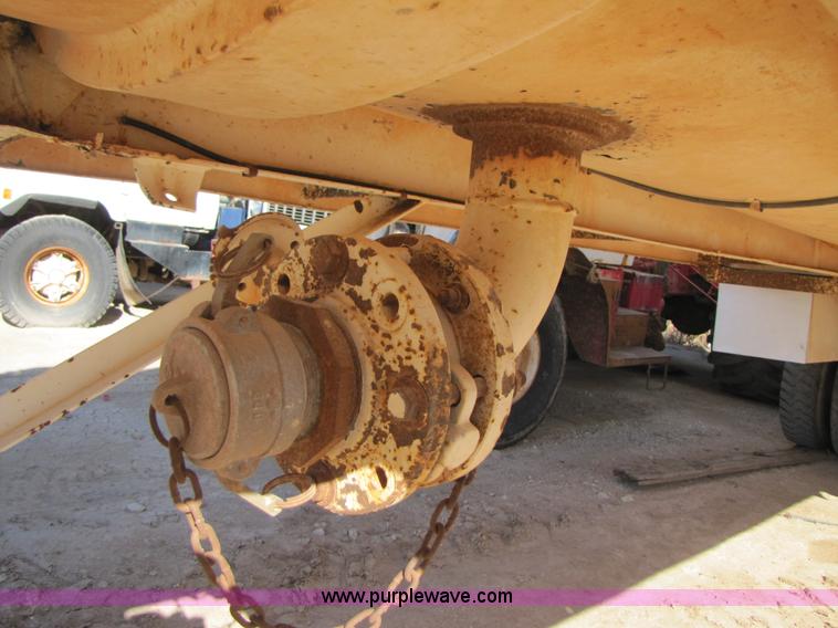 image for item B2127 2003 150 barrel vacuum 40' trailer