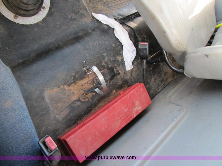 image for item B2129 2000 Freightliner FL70 semi truck