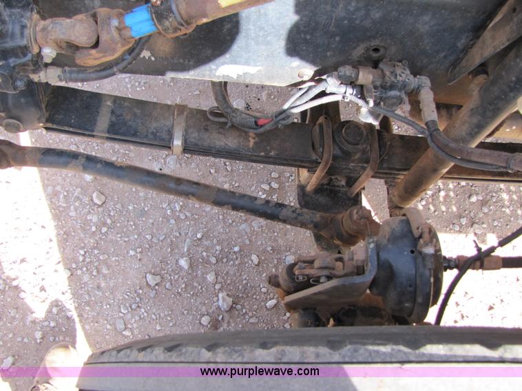 image for item B2129 2000 Freightliner FL70 semi truck