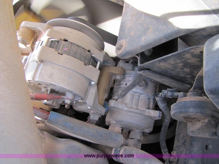 image for item B2129 2000 Freightliner FL70 semi truck