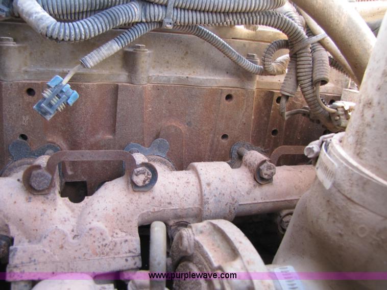 image for item B2129 2000 Freightliner FL70 semi truck