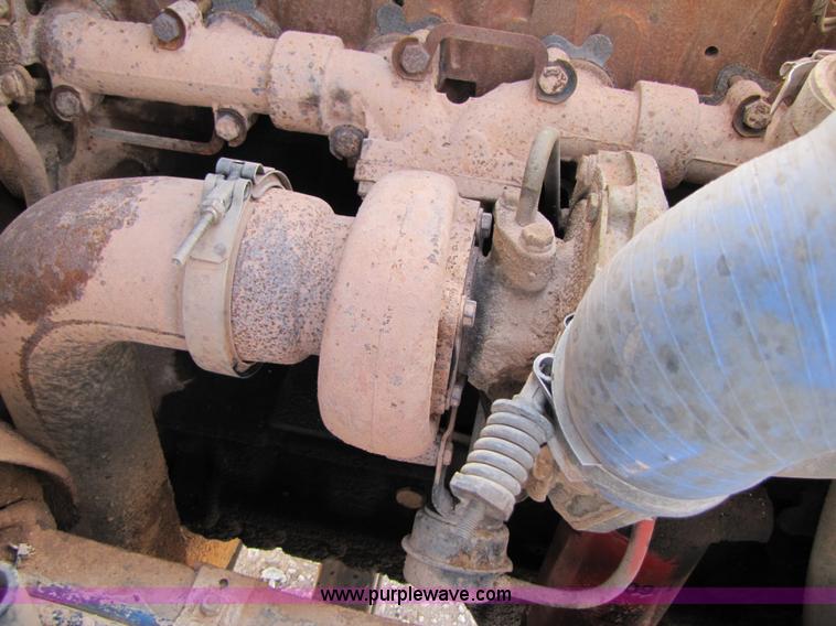 image for item B2129 2000 Freightliner FL70 semi truck