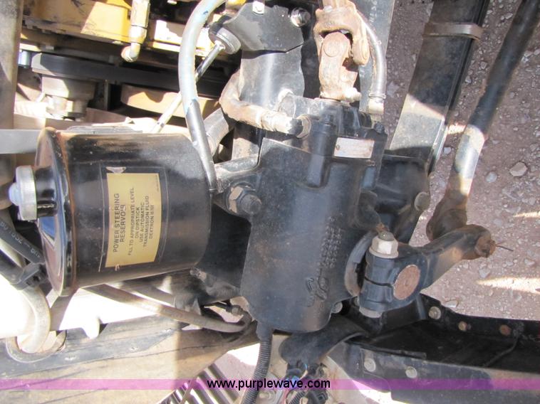 image for item B2129 2000 Freightliner FL70 semi truck