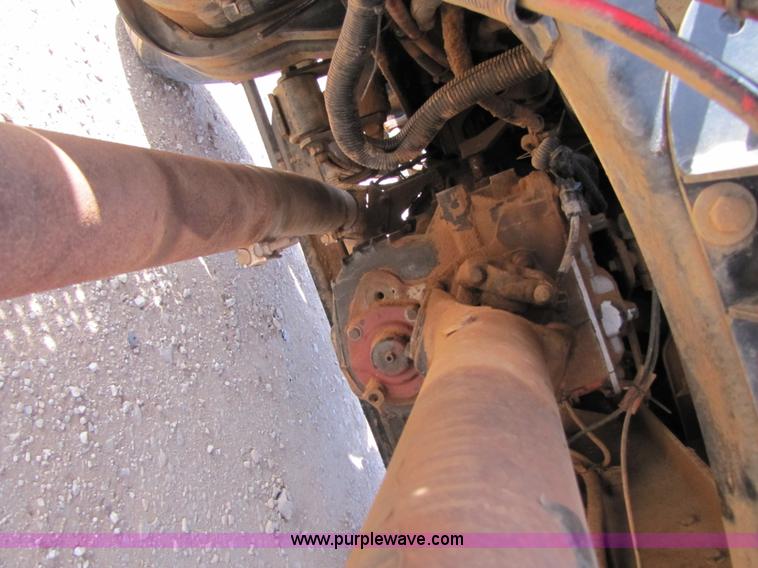 image for item B2129 2000 Freightliner FL70 semi truck