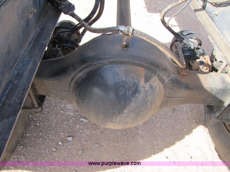 image for item B2129 2000 Freightliner FL70 semi truck