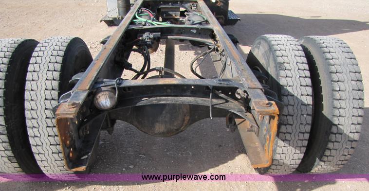 image for item B2129 2000 Freightliner FL70 semi truck