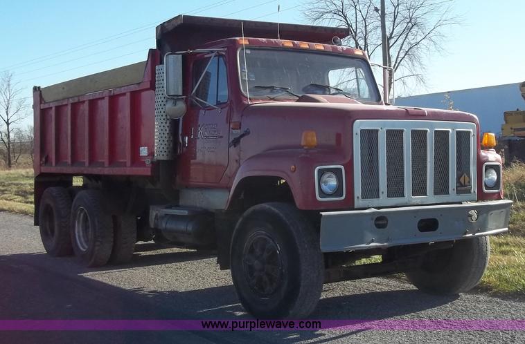 image for item B2508 1996 International 2554 dump truck