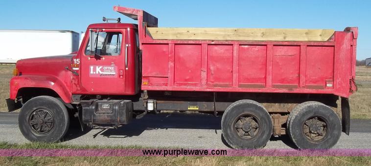 image for item B2508 1996 International 2554 dump truck