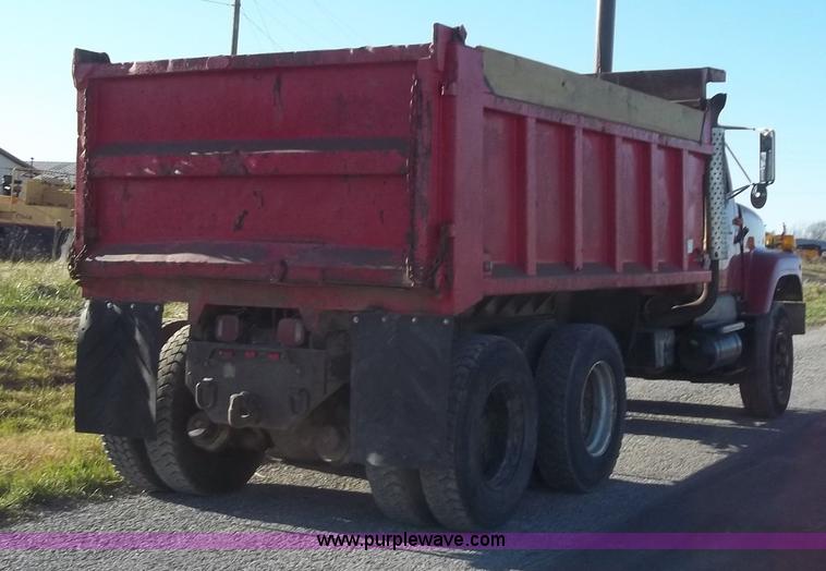 image for item B2508 1996 International 2554 dump truck