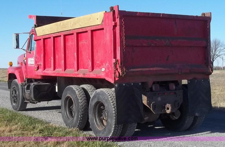 image for item B2508 1996 International 2554 dump truck