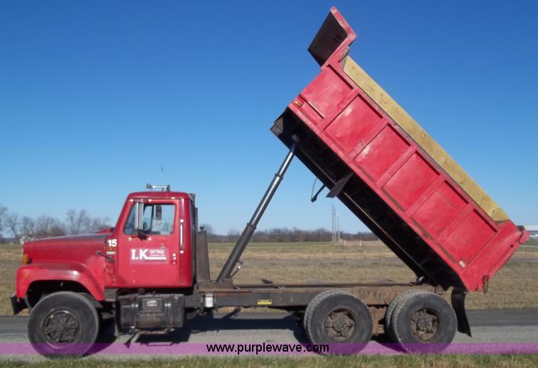 image for item B2508 1996 International 2554 dump truck