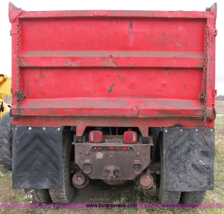 image for item B2508 1996 International 2554 dump truck