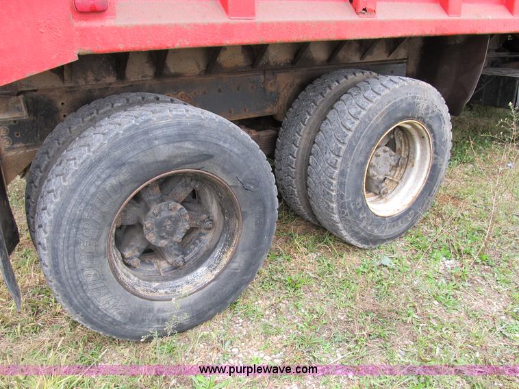 image for item B2508 1996 International 2554 dump truck