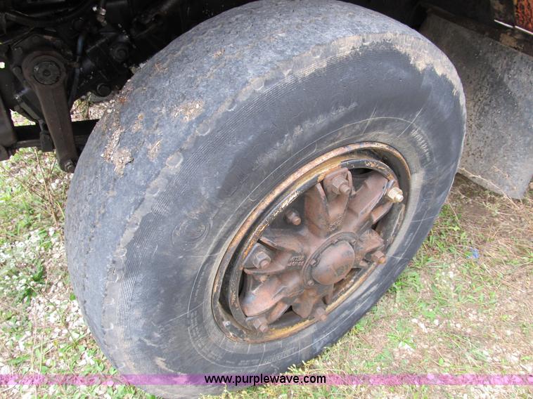 image for item B2508 1996 International 2554 dump truck