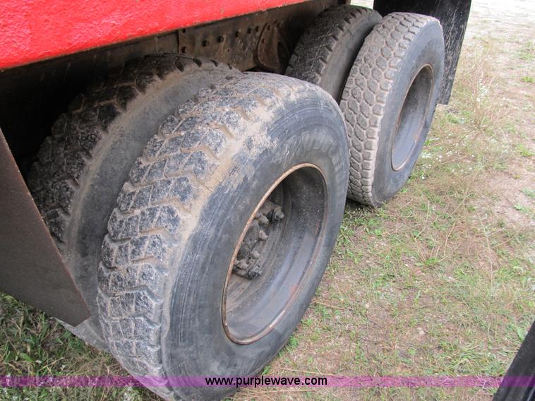 image for item B2508 1996 International 2554 dump truck