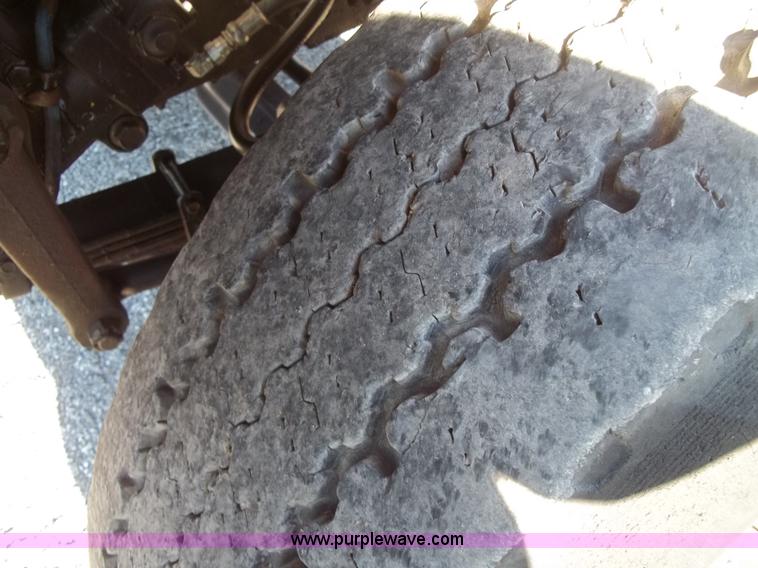 image for item B2508 1996 International 2554 dump truck