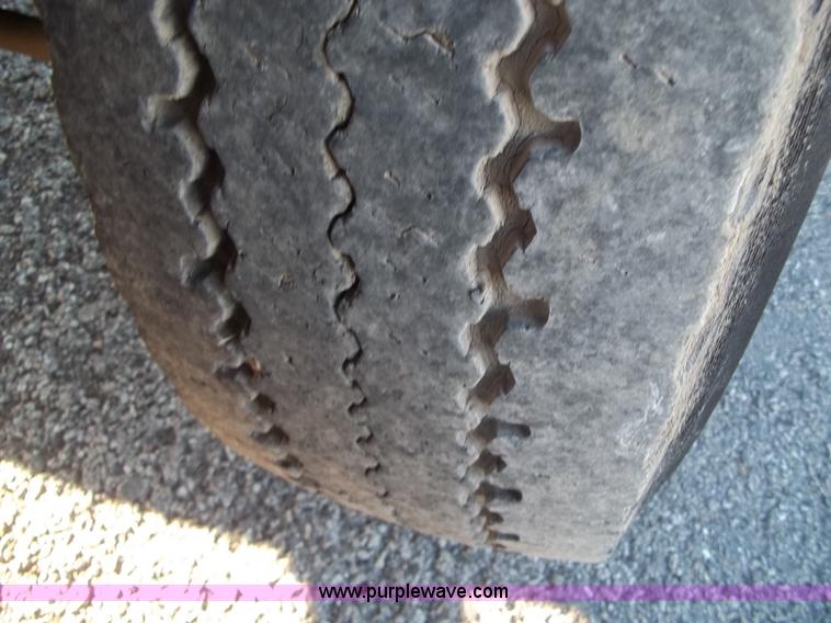 image for item B2508 1996 International 2554 dump truck