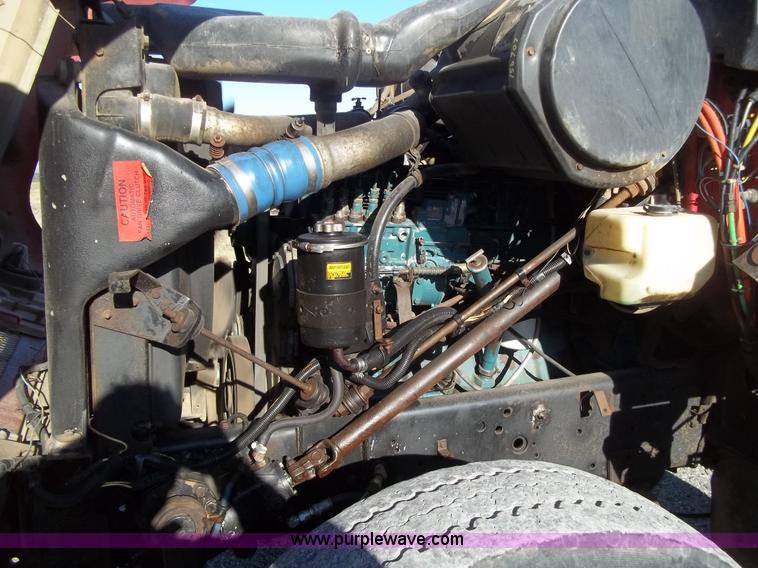 image for item B2508 1996 International 2554 dump truck