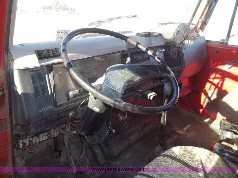 image for item B2508 1996 International 2554 dump truck