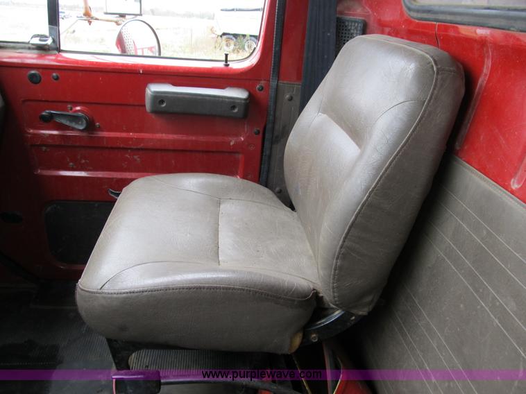 image for item B2508 1996 International 2554 dump truck