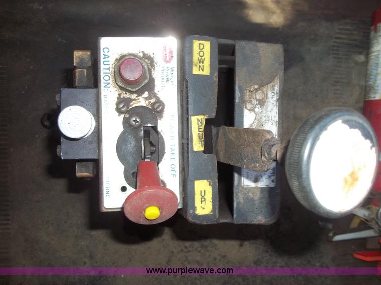 image for item B2508 1996 International 2554 dump truck