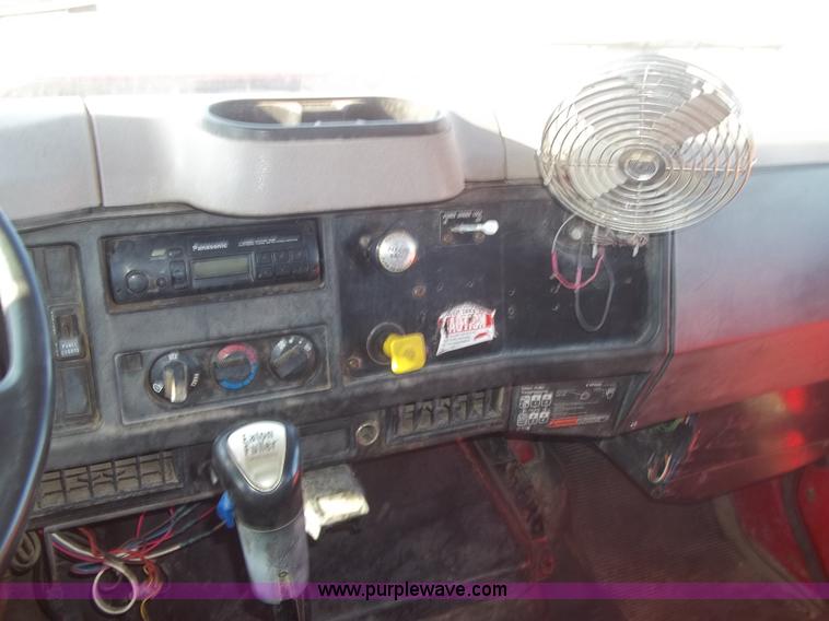 image for item B2508 1996 International 2554 dump truck