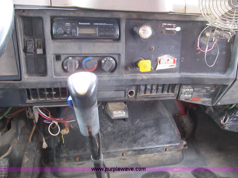 image for item B2508 1996 International 2554 dump truck