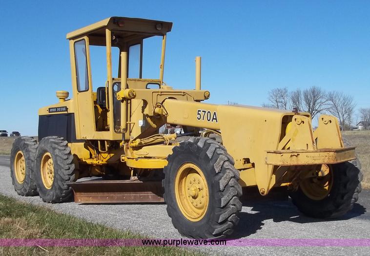 image for item B2510 1979 John Deere 570A articulating grader