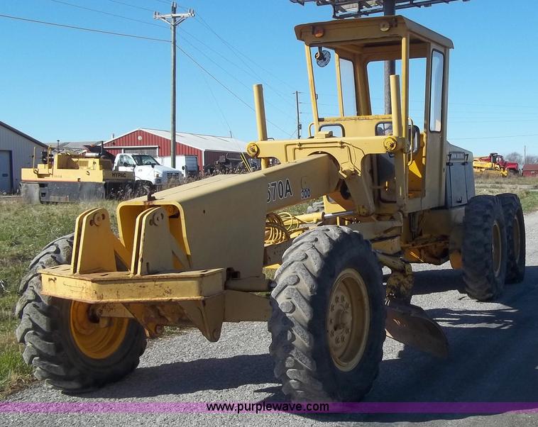 image for item B2510 1979 John Deere 570A articulating grader