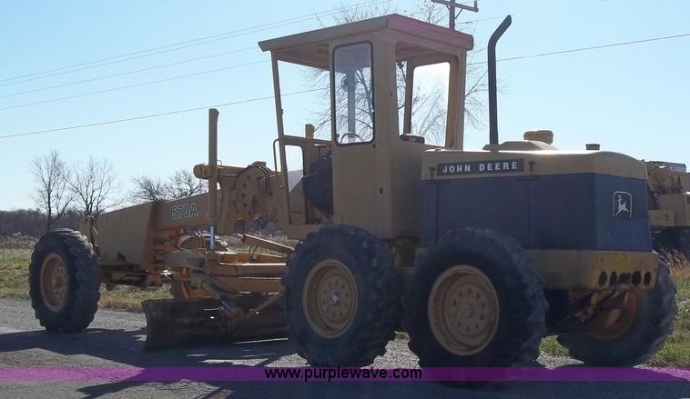 image for item B2510 1979 John Deere 570A articulating grader