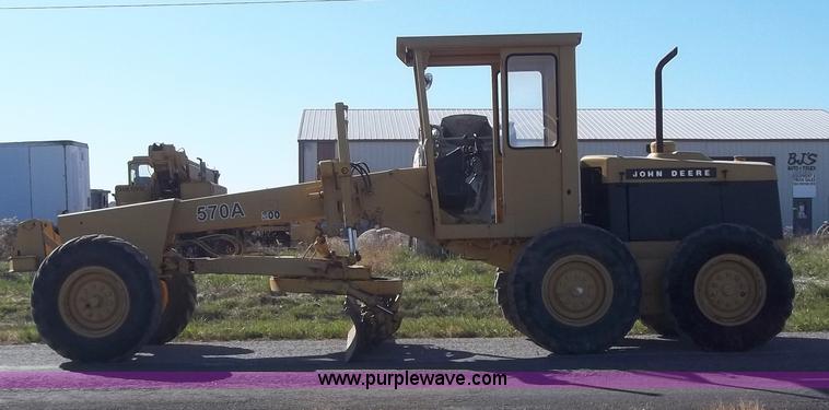 image for item B2510 1979 John Deere 570A articulating grader