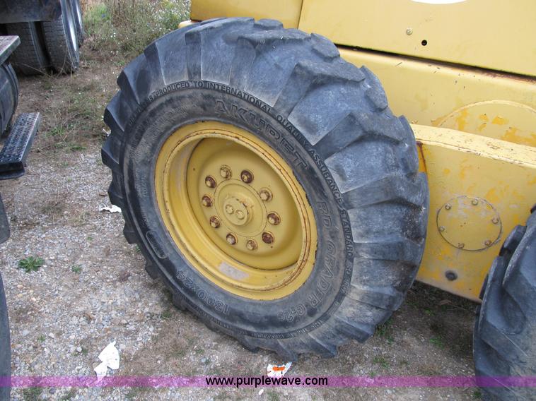 image for item B2510 1979 John Deere 570A articulating grader