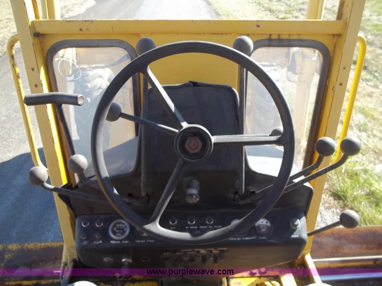 image for item B2510 1979 John Deere 570A articulating grader