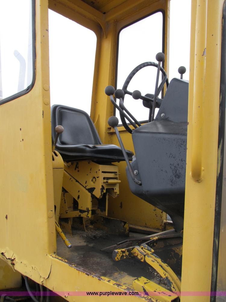 image for item B2510 1979 John Deere 570A articulating grader