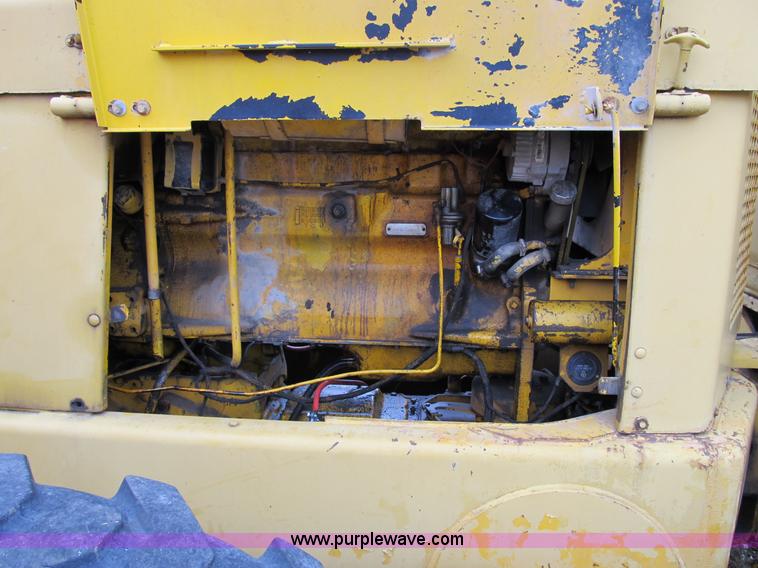 image for item B2510 1979 John Deere 570A articulating grader