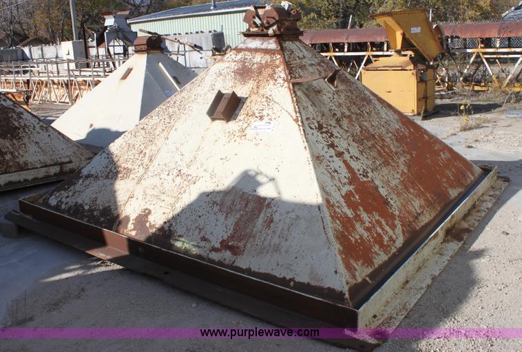 image for item B8678 Steel hopper bin