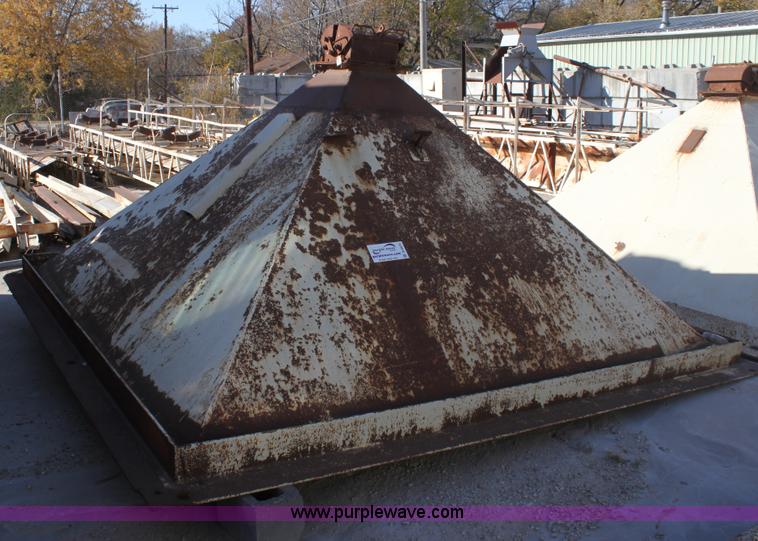 image for item B8679 Steel hopper bin