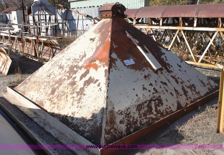 image for item B8681 Steel hopper bin