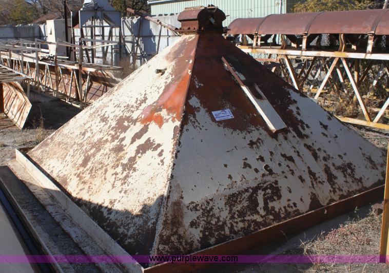 image for item B8681 Steel hopper bin