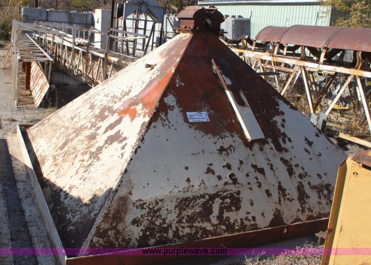 image for item B8681 Steel hopper bin