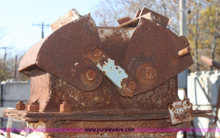 image for item B8681 Steel hopper bin