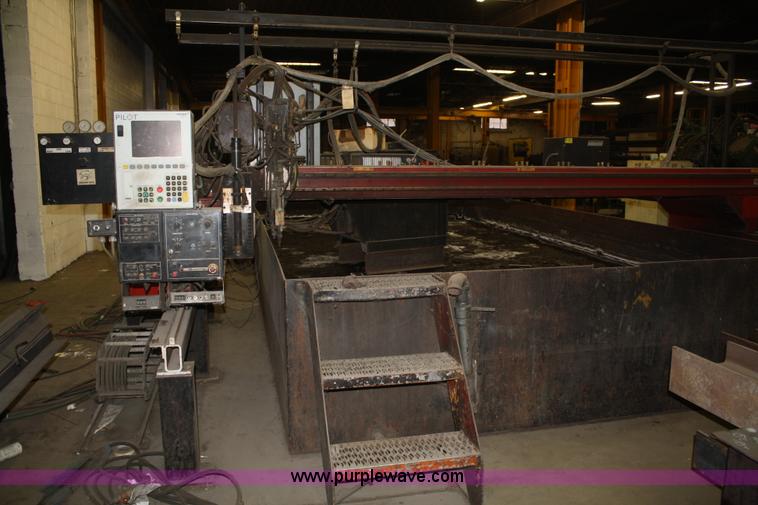 image for item B9446 1998 Messer Gemini 10 plasma cutting system