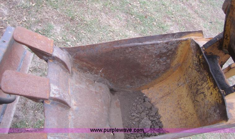 image for item C5229 1999 Case 660 trencher