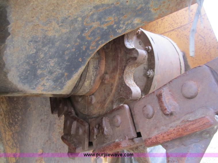 image for item C5229 1999 Case 660 trencher