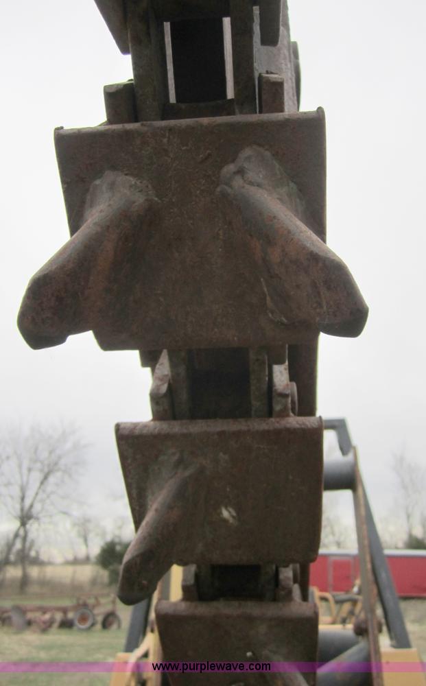 image for item C5229 1999 Case 660 trencher